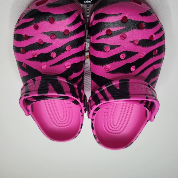 Crocs Clog Size J1 Classic Graphic New Sandals - Picture 8 of 8